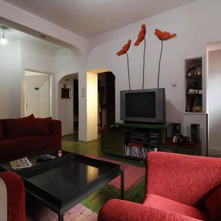 Central Park 2 Bedroom *